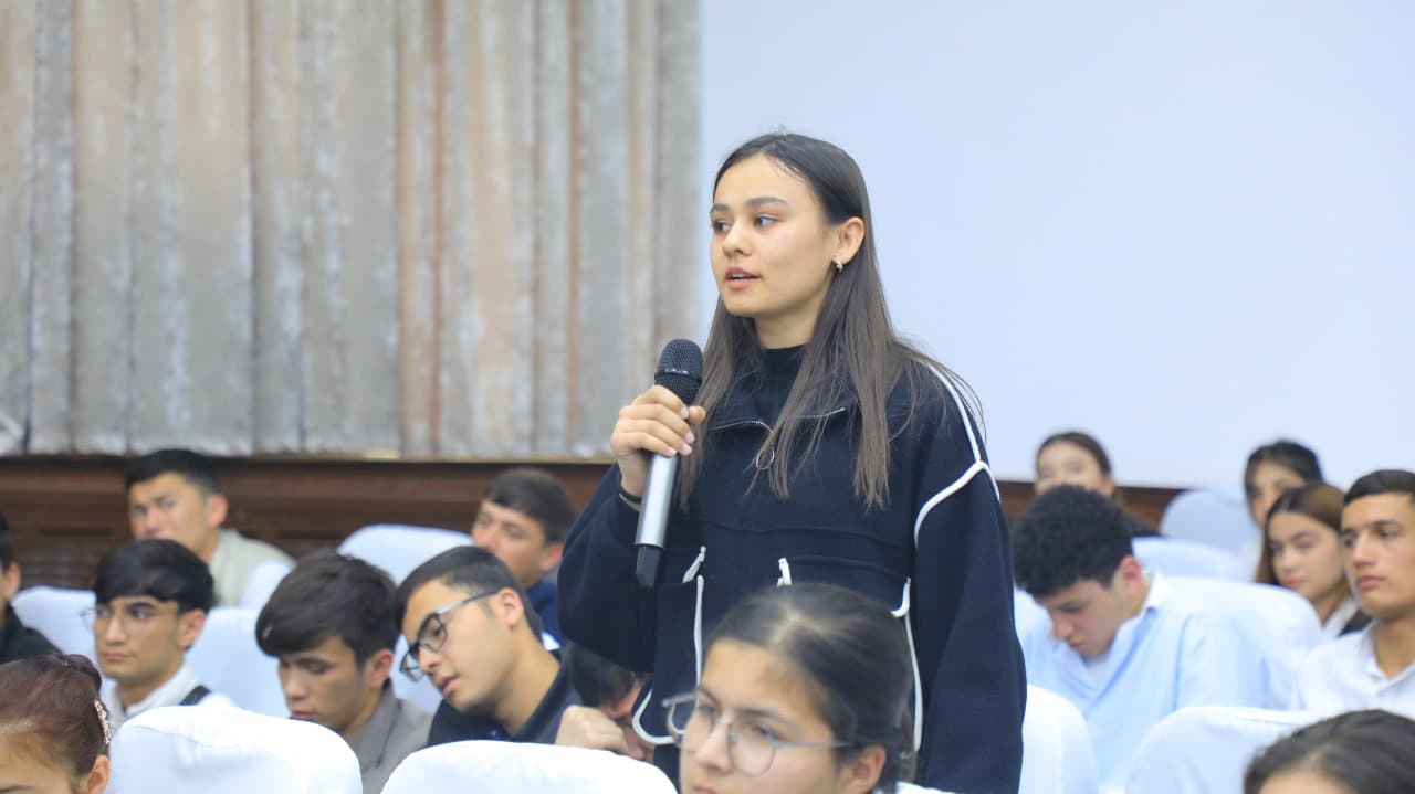 Buxoro davlat universitetida oʻtkazilgan “Rahbar va yoshlar” uchrashuvi talabalarning qator tashabbus va takliflari roʻyobiga xizmat qildi