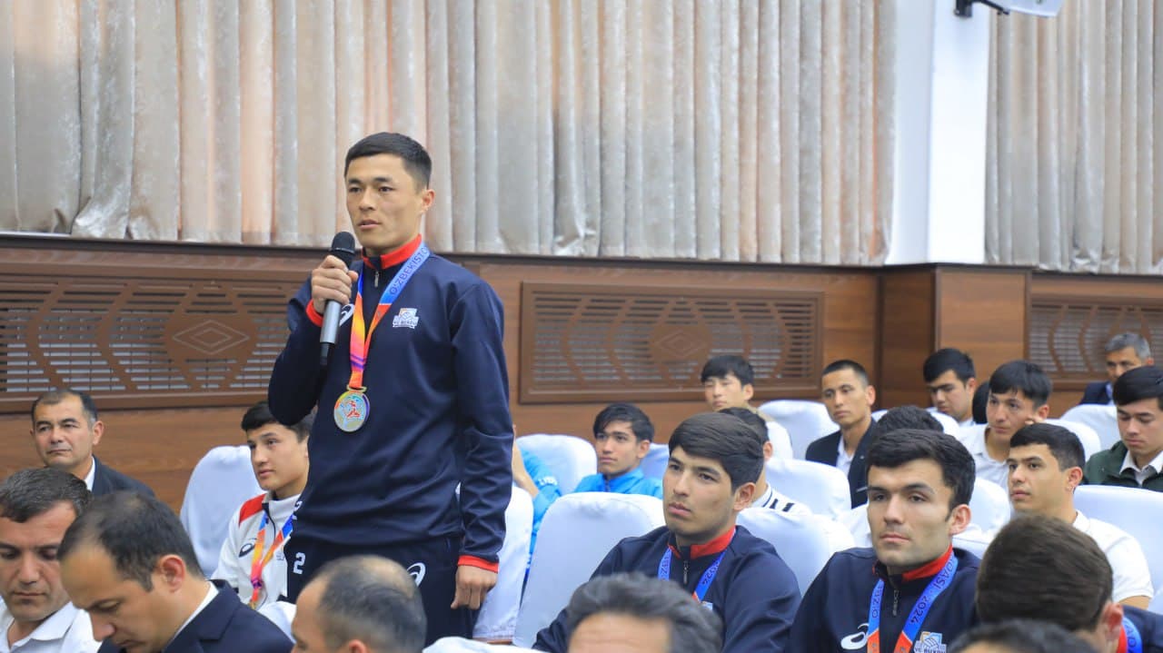 Buxoro davlat universitetida oʻtkazilgan “Rahbar va yoshlar” uchrashuvi talabalarning qator tashabbus va takliflari roʻyobiga xizmat qildi