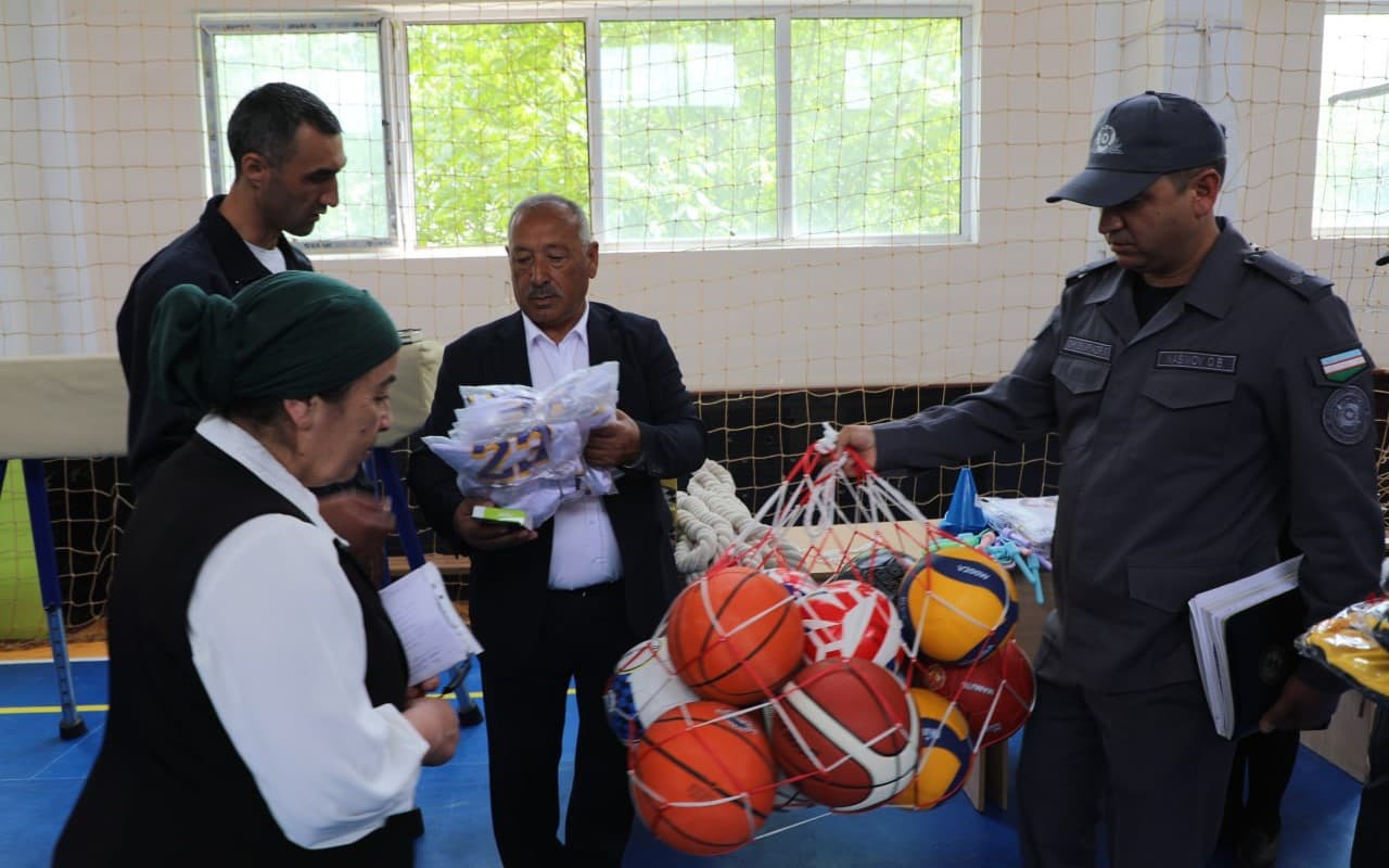 Ответственные лица Министерства внутренних дел побывали в средней общеобразовательной школе №12 Шараф Рашидовского района Джизакской области