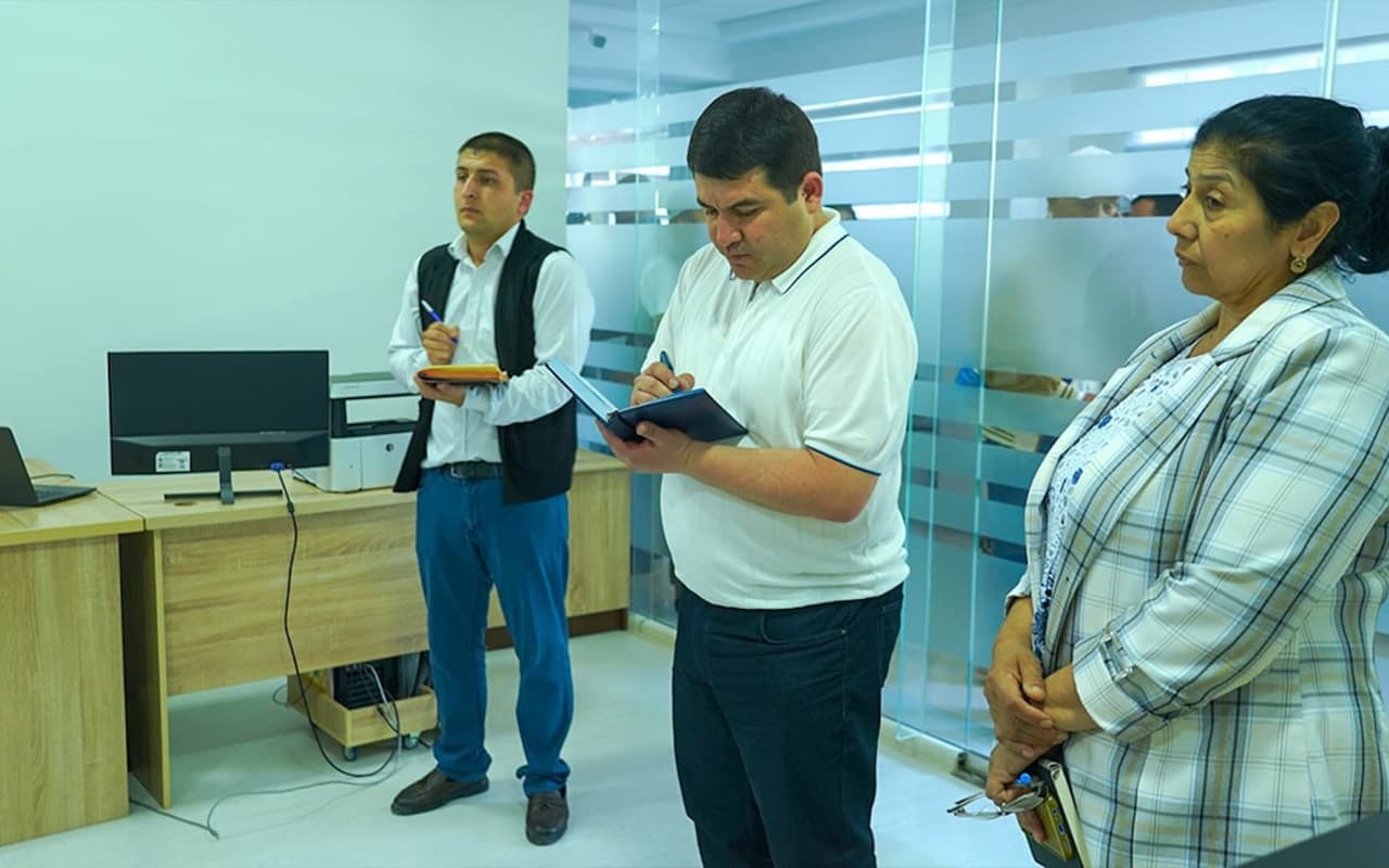 Buxoro viloyati hokimi boshchiligidagi masʼullar tomonidan ommaviy sayyor qabul oʻtkazildi