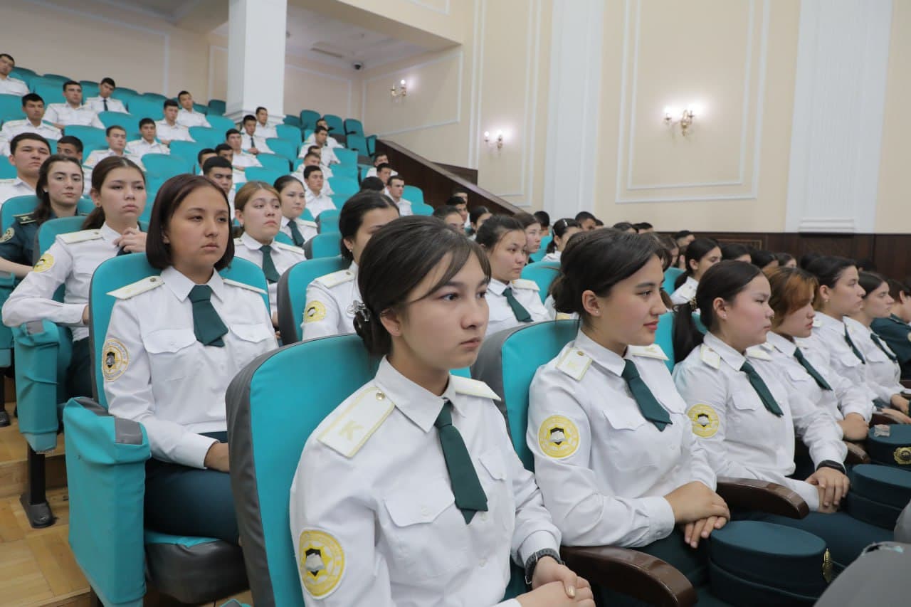 IIV Akademiyasida isteʼfodagi ofitserlar va yoshlar ishtirokida “Uch avlod uchrashuvi” maʼnaviy-maʼrifiy tadbiri boʻlib oʻtdi