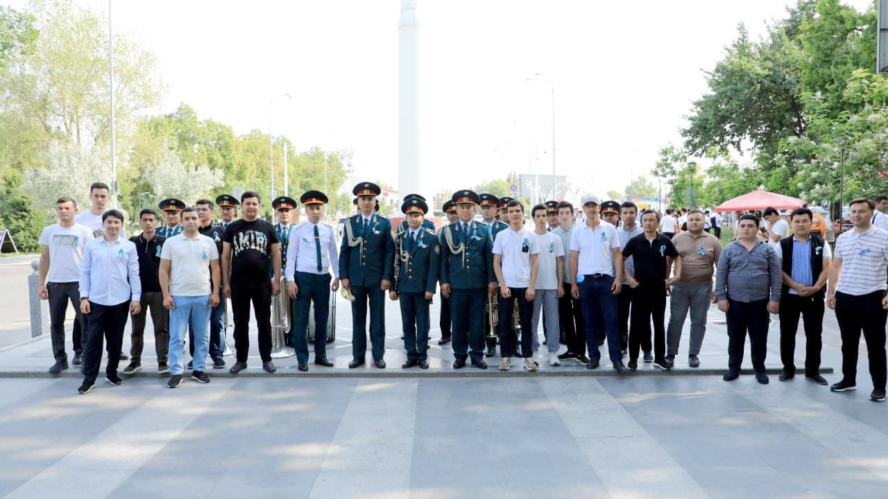 “9-may — Xotira va qadrlash kuni munosabati bilan IIV Qorovul qoʻshinlari qoʻmondonligi harbiy xizmatchilari “Sharaf lentalari“ tarqatish tadbirida faol ishtirok etishdi“