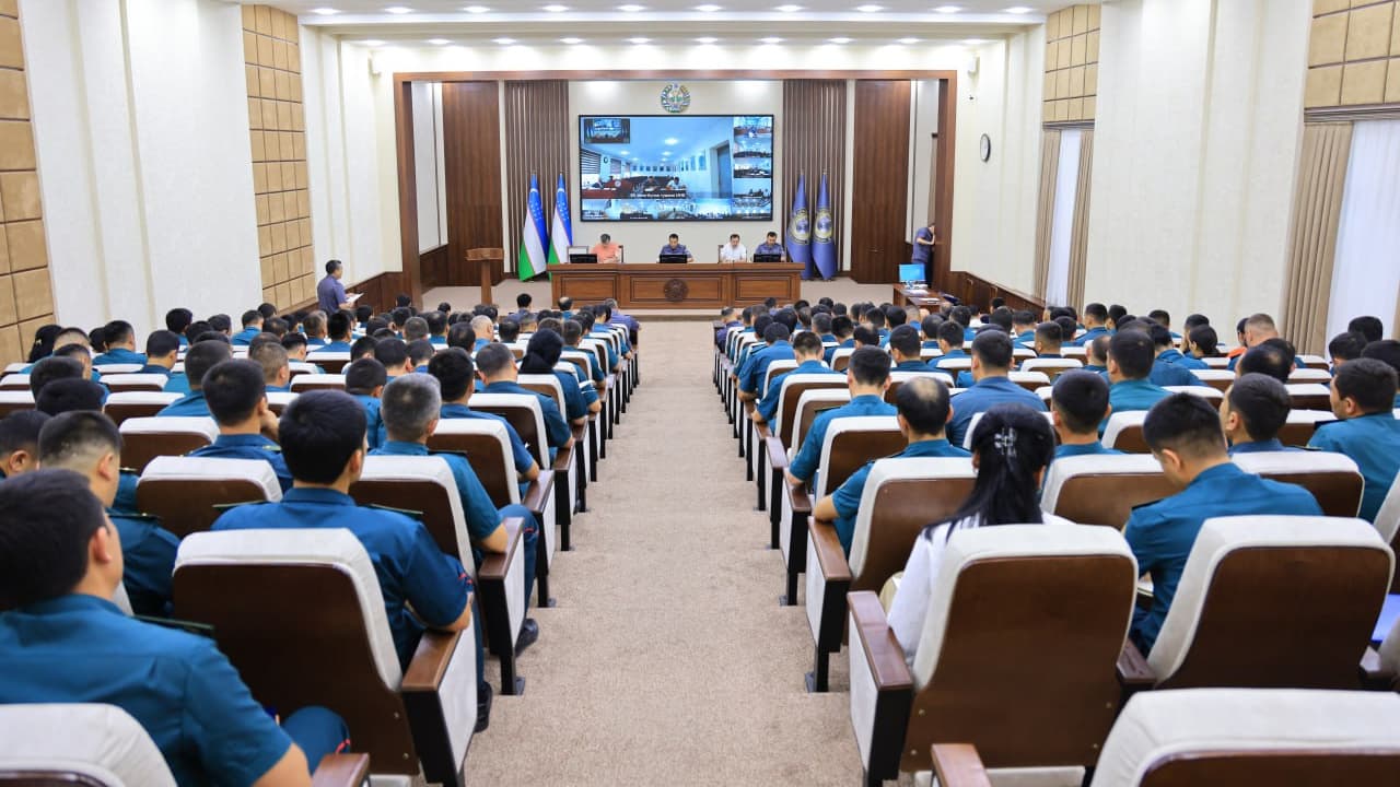 Наманган вилояти ИИБда жиноятчиликни олдини олишга қаратилган Қарорлар ижроси юзасидан амалга оширилаётган ишлар муҳокама қилинди