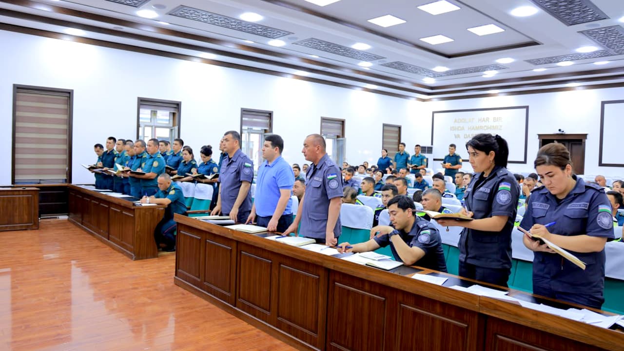 В органах внутренних дел Бухарской области проведена встреча с инспекторами-психологами по делам несовершеннолетних, которые недавно приступили к выполнению своих обязанностей