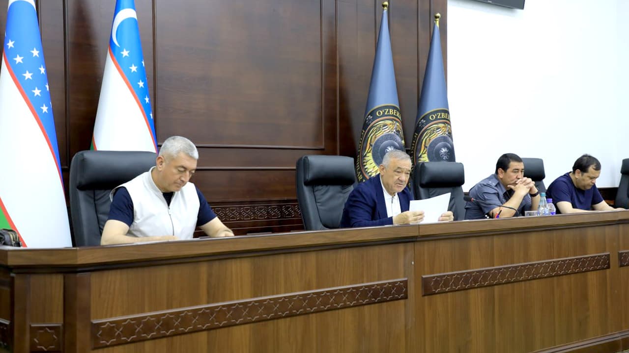 Jizzax viloyati IIBda voyaga yetmaganlar oʻrtasida huquqbuzarliklarning oldini olish masalalari muhokama qilindi