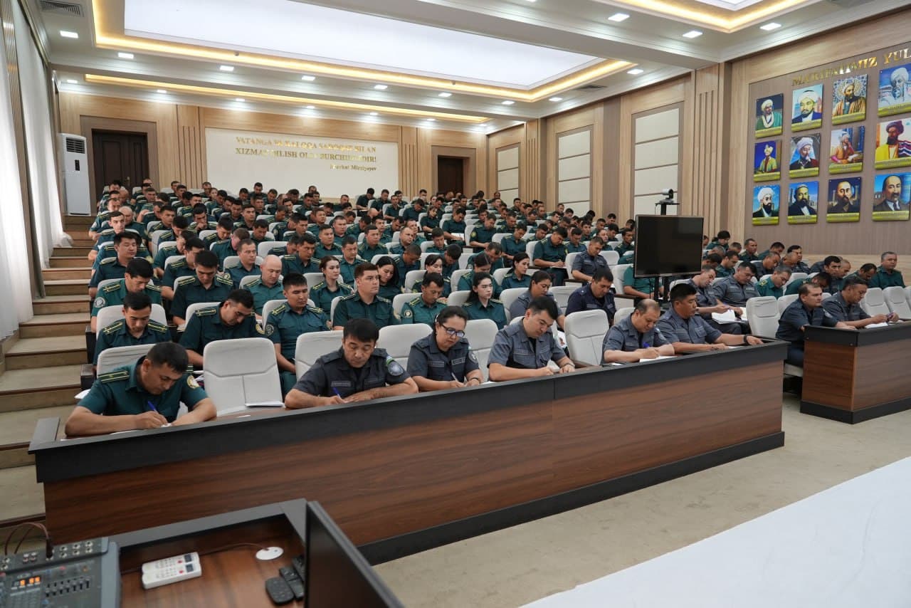 Андижон вилоятида оммавий сайёр қабуллар бошланди, вояга етмаганлар билан ишлаш масалалари муҳокама қилинди