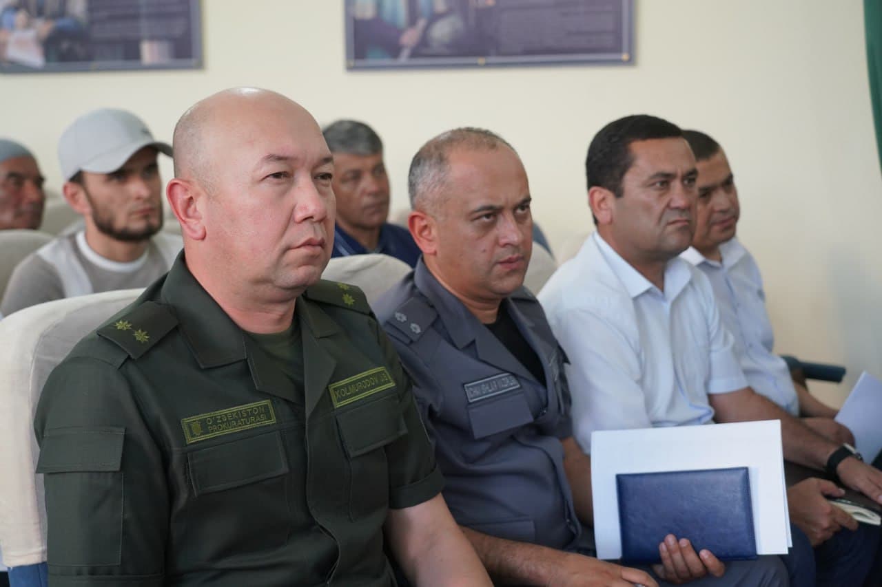 В Пахтачинском районе при участии представителей широкой общественности обсуждено преступление, связанное с нанесением тяжких телесных повреждений