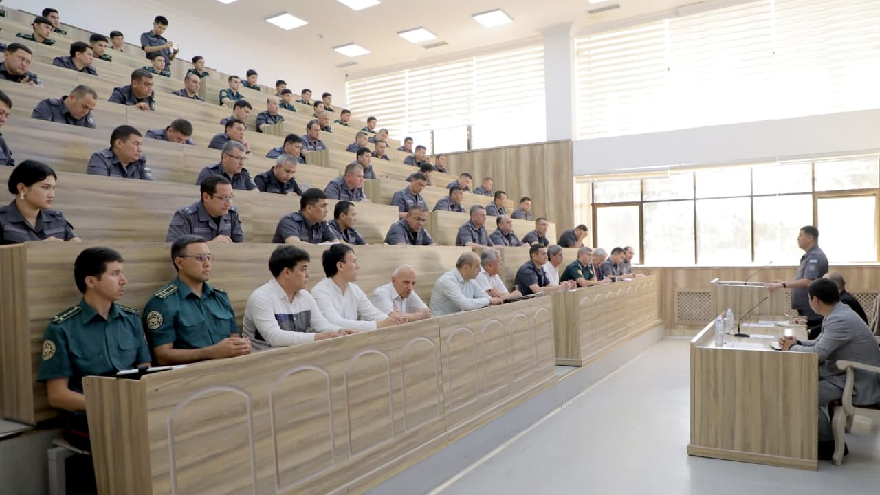 ИИВ Академиясида «Сунъий интеллект ёрдамида ҳуқуқбузарликларнинг олдини олиш ва жиноятчиликка қарши курашиш» мавзусига бағишланган илмий-амалий конференция бўлиб ўтди