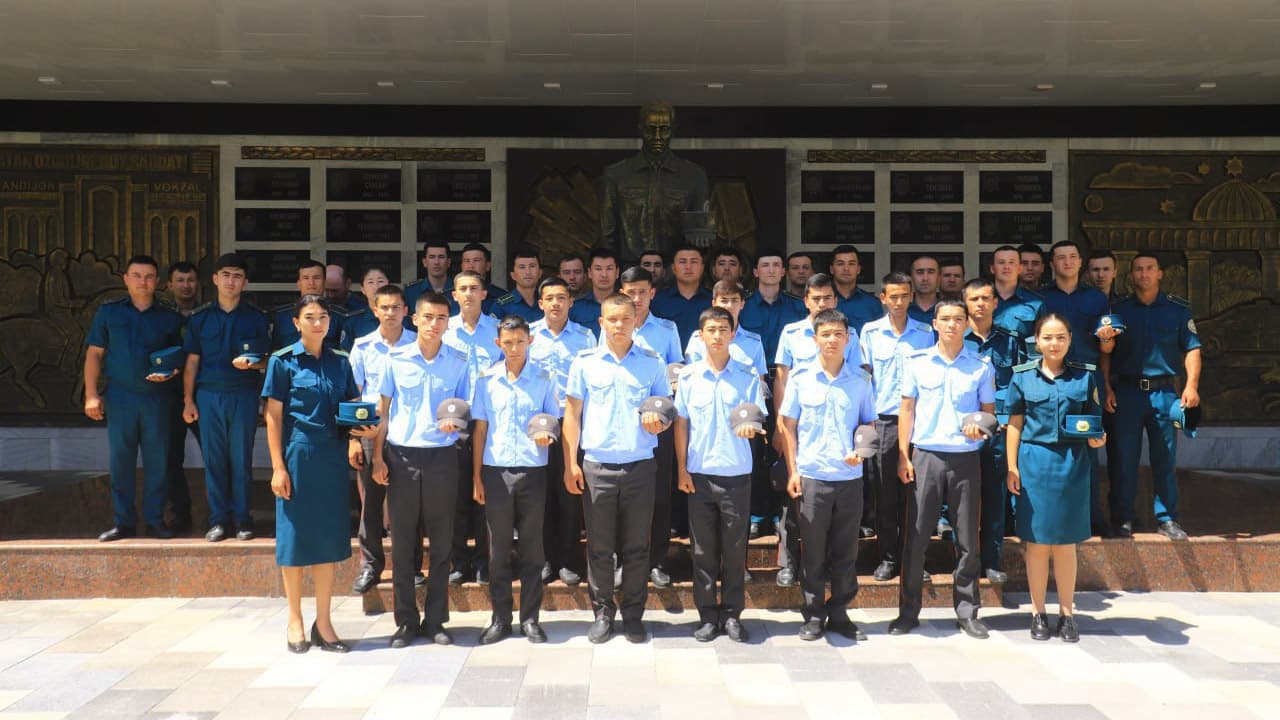 Andijon viloyati IIB tashabbusi bilan “Yoshlar oyligi” doirasida yosh xodimlar hamda oʻquvchi-yoshlar uchun “Shon-sharaf” muzeyiga sayohat tashkil etildi