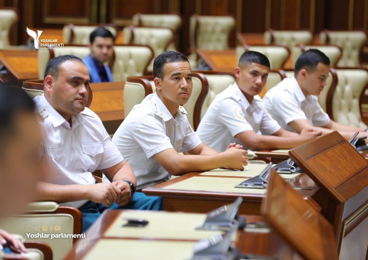 Группа молодых сотрудников УВД Самаркандской области посетила Сенат Олий Мажлиса Республики Узбекистан