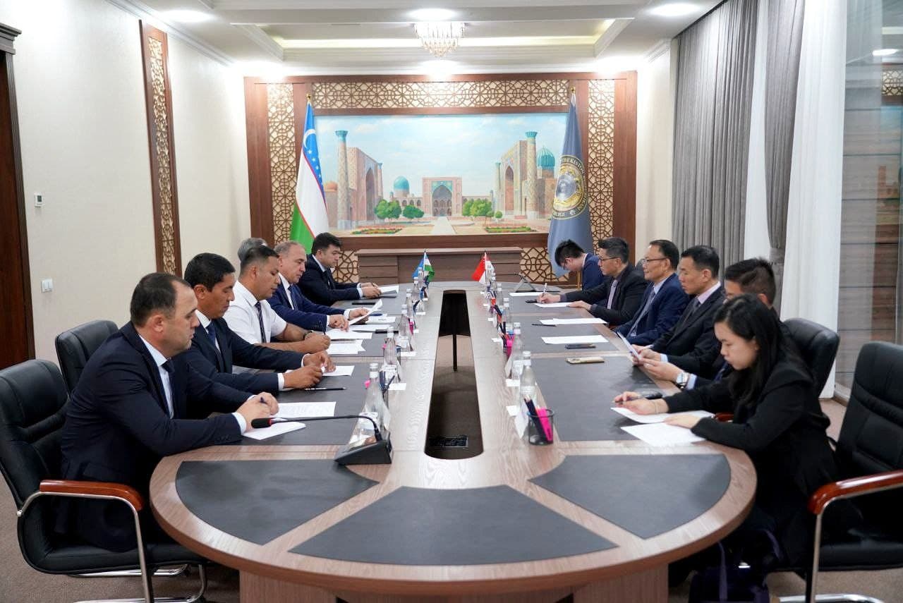 Singapur davlati politsiyasi rahbari boshchiligidagi delegatsiya Samarqand viloyat Ichki ishlar boshqarmasiga tashrif buyurdi