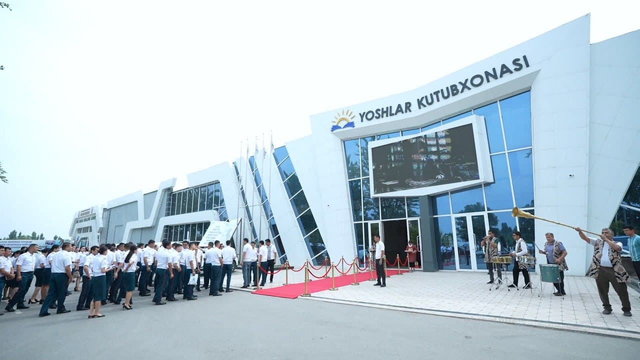 Andijon viloyatida “Yoshlar oyligi” doirasida yosh xodimlar oʻrtasida “Ajdodlar izidan” kitobxonlik tanlovining respublika bosqichi oʻtkazildi