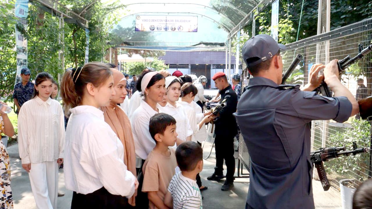 Dolzarb 90 kunlik va yoshlar oyligi doirasida IIV Qorovul qoʻshinlariga qarashli Andijon viloyatida joylashgan 7553-harbiy qismda yoshlar uchun “Ochiq eshiklar“ kuni tashkil etildi