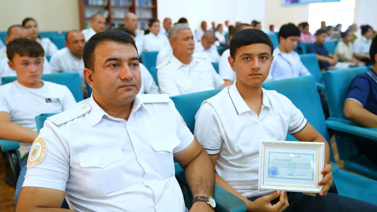 Qashqadaryo viloyat ichki ishlar organlarida xizmat qilayotgan xodimlarning farzandlariga tavsiyanomalar topshirildi