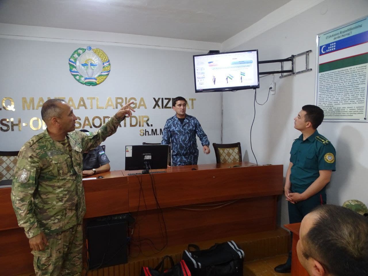 Samarqand viloyati IIBning tarkibiy va hududiy boʻlinmalari xodimlari bilan Prezident farmonini oʻrganishga bagʻishlangan mashgʻulotlar tashkil etildi