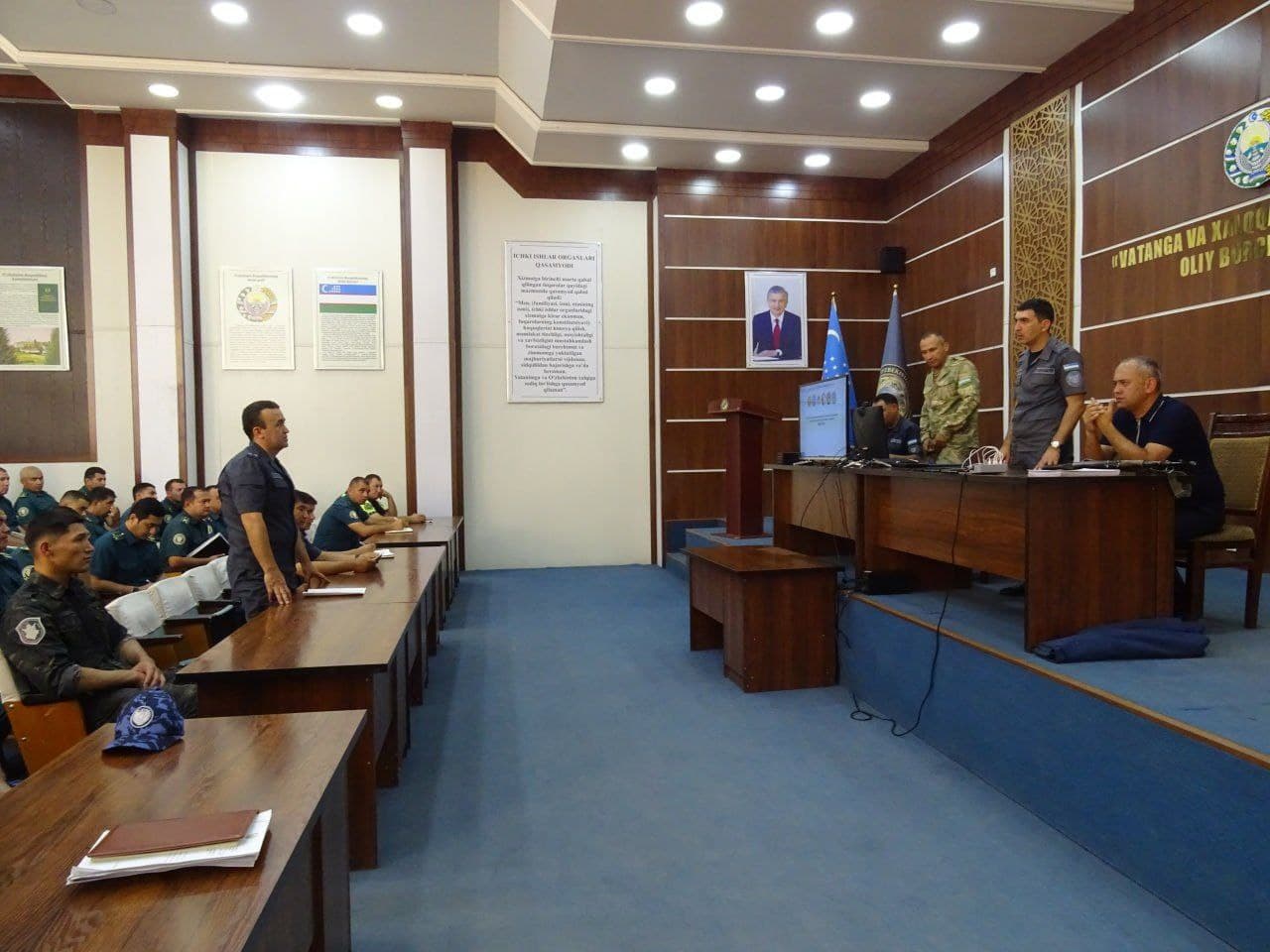 Samarqand viloyati IIBning tarkibiy va hududiy boʻlinmalari xodimlari bilan Prezident farmonini oʻrganishga bagʻishlangan mashgʻulotlar tashkil etildi