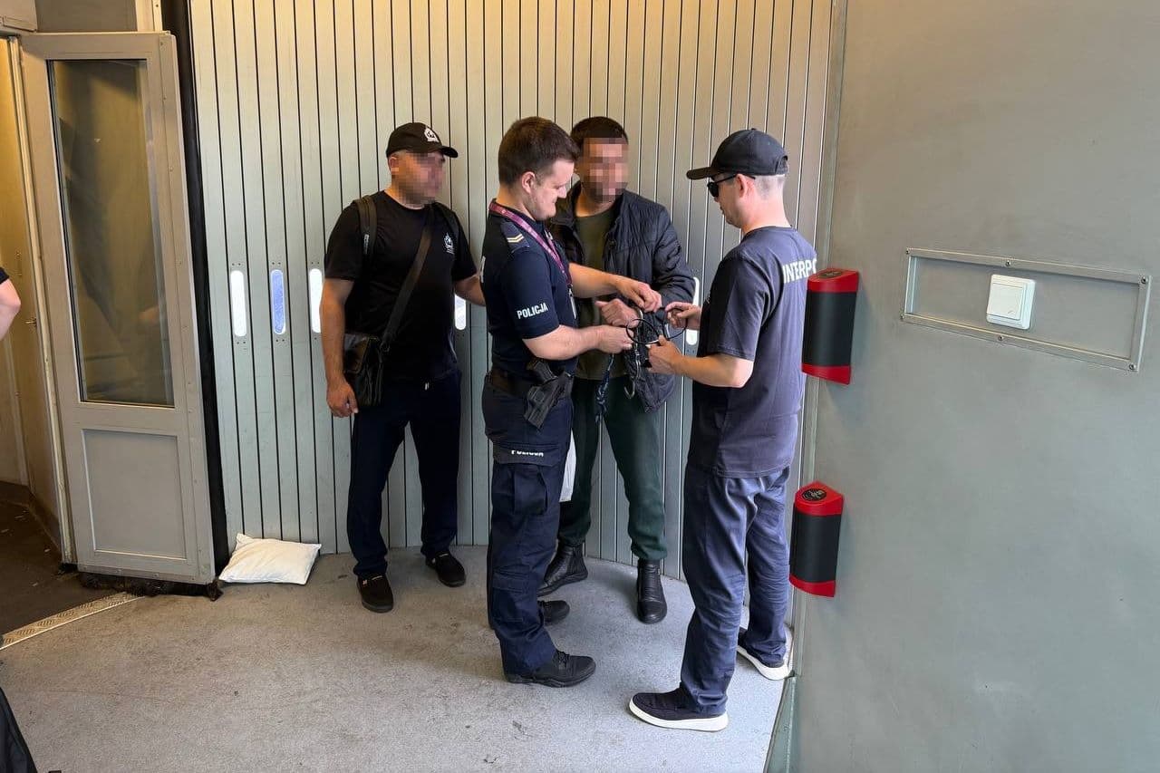 Совместными действиями сотрудников Интерпола Узбекистана и Польши задержан и экстрадирован преступник, разыскиваемый за мошенничество в крупном размере