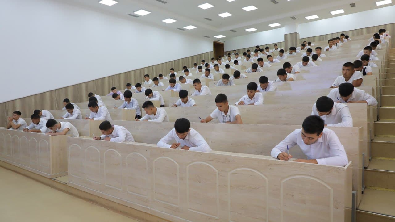 3 mingga yaqin nomzod hujjat topshirgan. Ayni kunlarda IIV Akademiyasida “Abituriyent – 2025” imtihonlari boʻlib oʻtmoqda