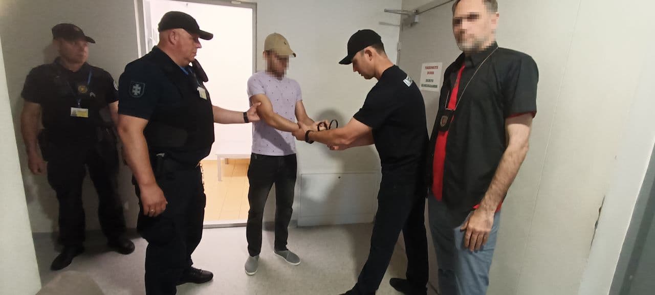 Litva Respublikasidan firibgarlik uchun qidiruvda boʻlgan jinoyatchi birinchi bor Oʻzbekiston Respublikasiga ekstraditsiya qilindi