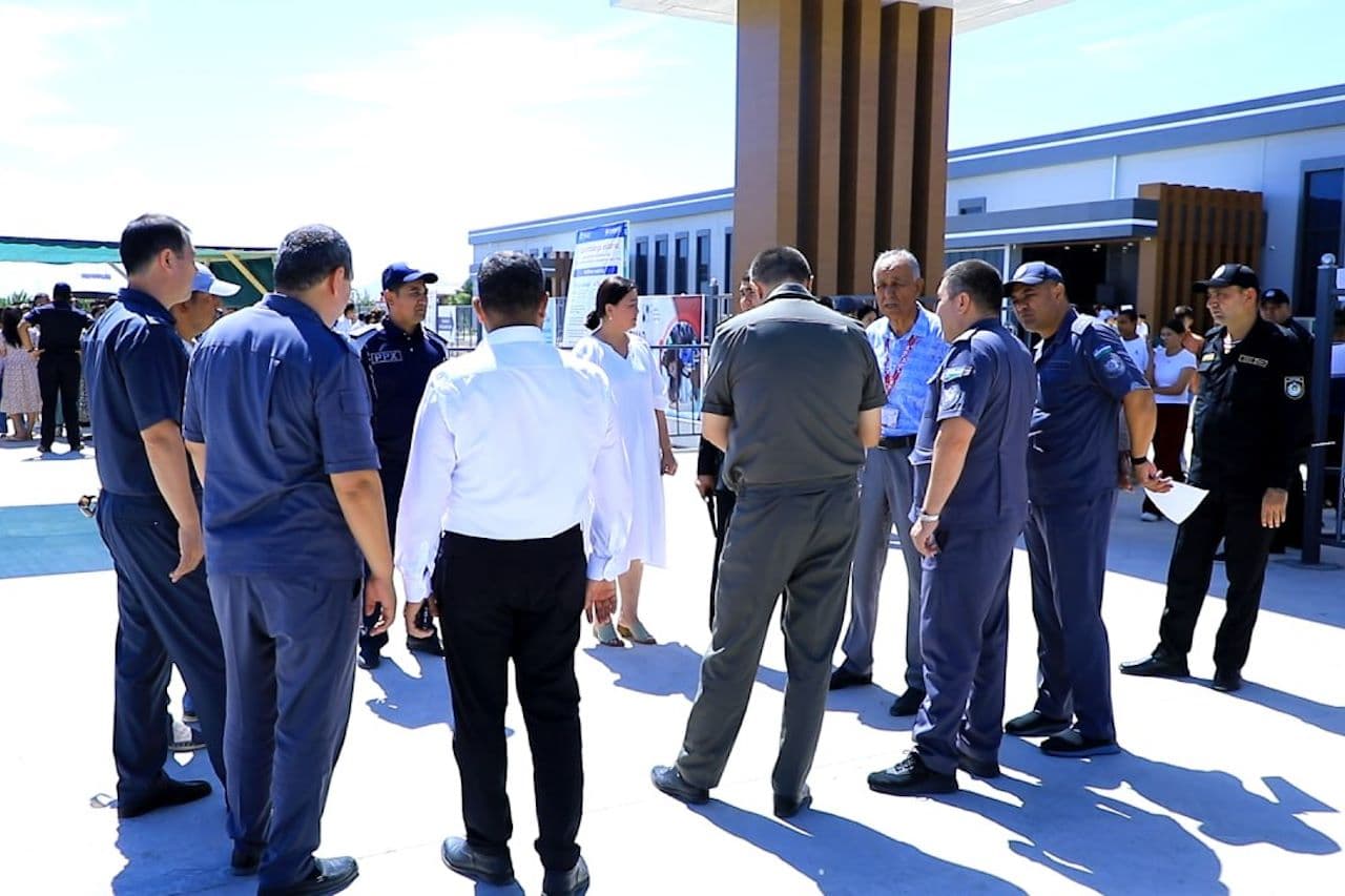 Navoiy viloyati IIB boshligʻi va boshqa huquqni muhofaza qiluvchi organlar rahbarlari tomonidan oliy taʼlim muassasalariga kirish test imtihonlari oʻtkaziladigan joylarda oʻrganishlar olib borildi