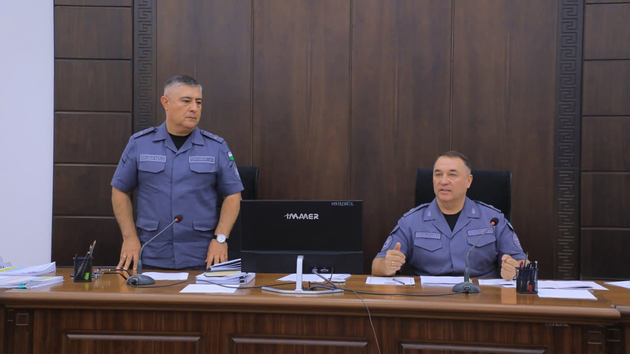 Ички ишлар вазирлиги раҳбарияти бошчилигида Бухоро вилояти ИИБда ўтган ярим йиллик ҳисобот йиғилиши ўтказилди