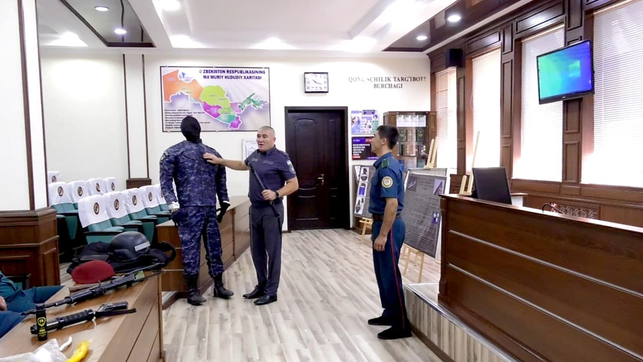 Vazirlik ishchi guruhi tomonidan Navoiy viloyati IIB xodimlari ishtirokida maxsus oʻquv mashgʻulotlari tashkil etildi