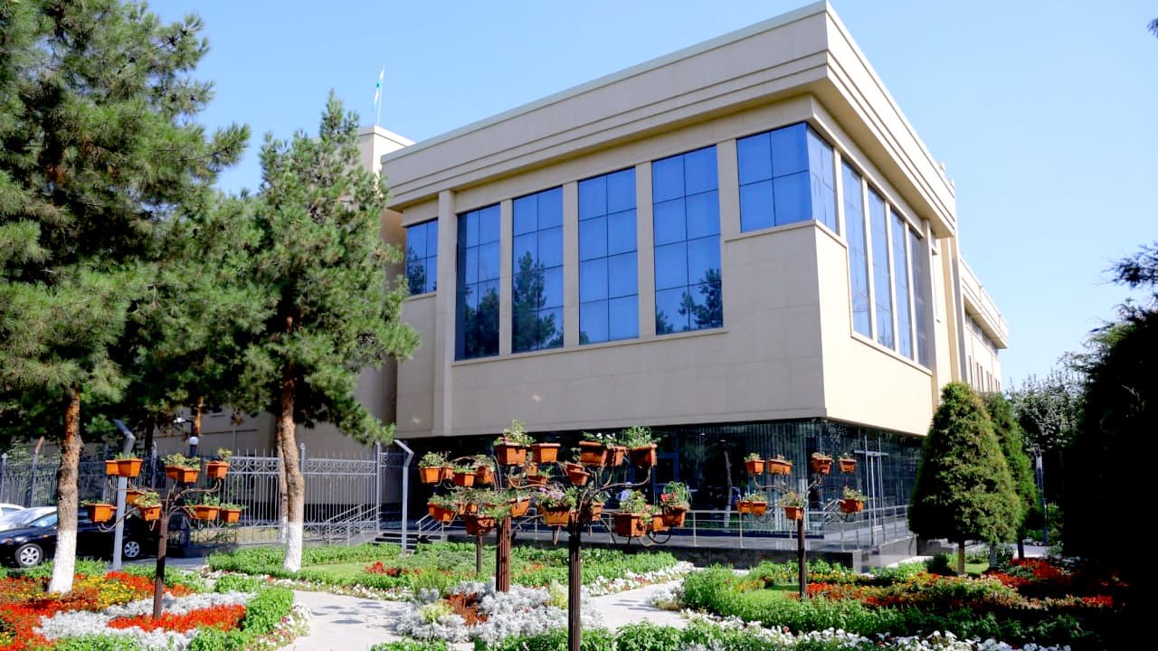 Namangan viloyati IIB rahbariyati hamda boshqa mutasaddi idoralar vakillari ishtirokida mahalliy va xorijiy investorlar bilan navbatdagi uchrashuv oʻtkazildi