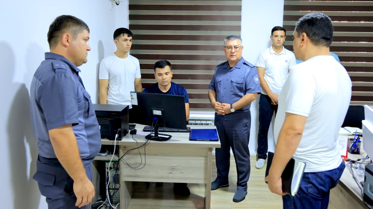 Buxoro viloyati Ichki ishlar boshqarmasi rahbariyati Axborot texnologiyalari sohasidagi jinoyatlarga qarshi kurashish boshqarmasi faoliyatini yaqindan oʻrgandi