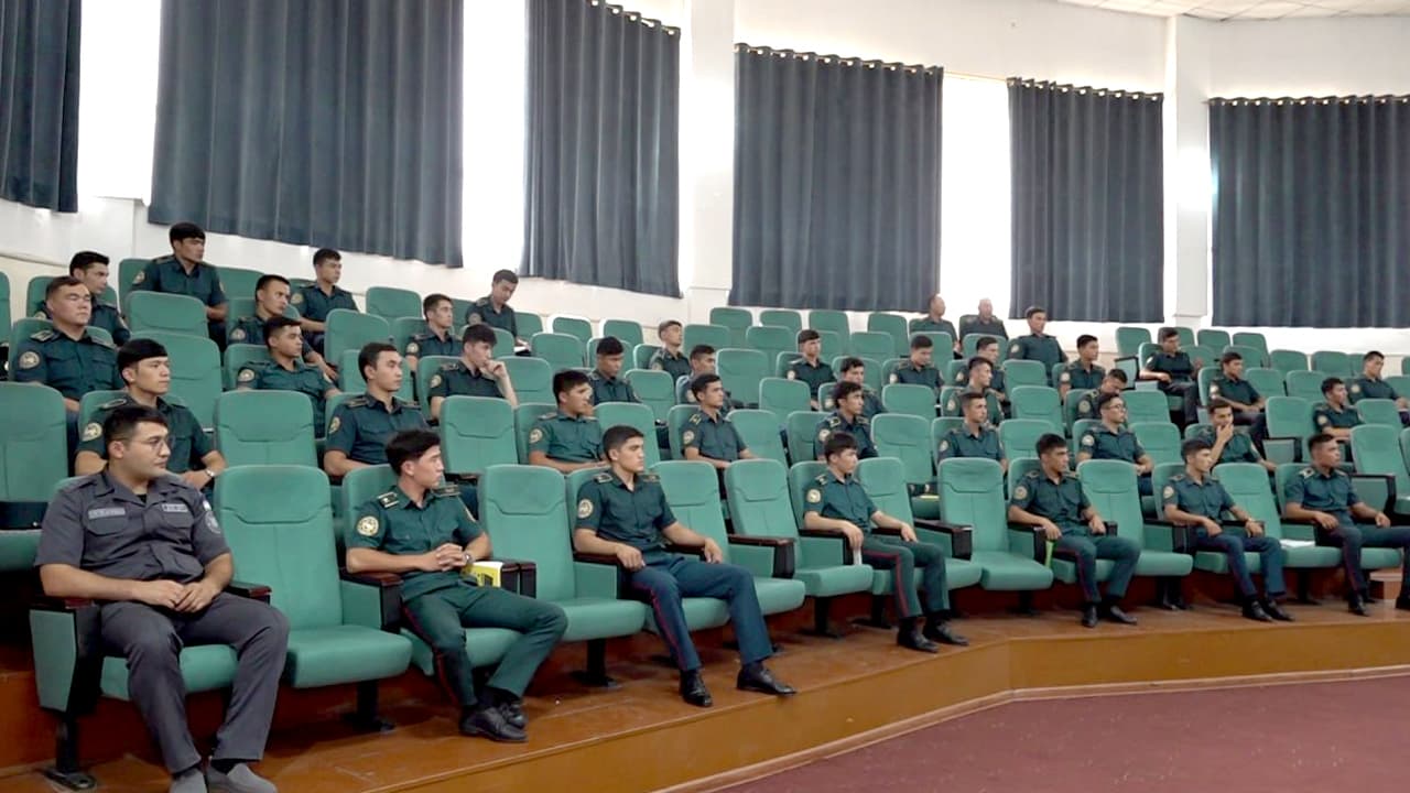 IIV Akademiyasi 2-oʻquv kursi kursantlari bilan ish oʻrganish amaliyoti yakunlari boʻyicha tahliliy muhokama yigʻilish oʻtkazildi