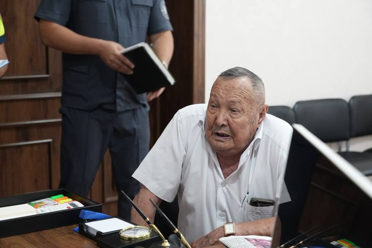 Руководством УВД Ферганской области проведен очередной прием граждан в здании управления