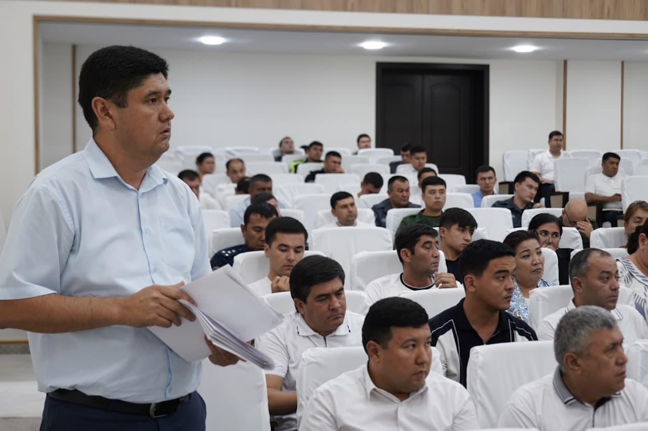 Jizzax shahrida qaror ijrosini taʼminlashga qaratilgan yigʻilish oʻtkazildi