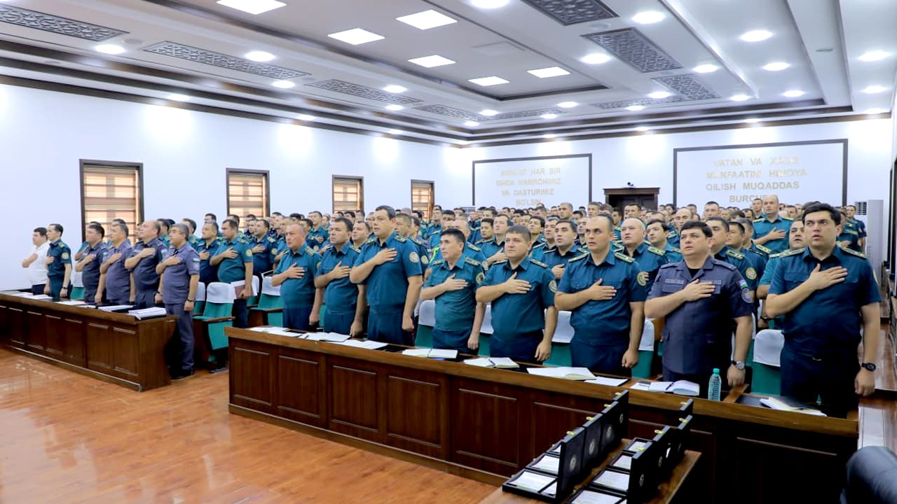 Buxoro viloyati Ichki ishlar boshqarmasi boshligʻi huzurida oʻtgan hafta sarhisobiga bagʻishlangan navbatdagi yigʻilish boʻlib oʻtdi
