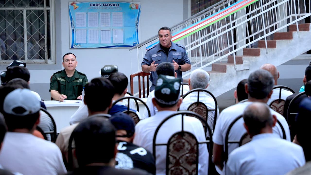 В махаллях города Андижана с неблагоприятной криминогенной обстановкой проведены критические обсуждения преступлений, совершенных за прошедшие 7 месяцев текущего года