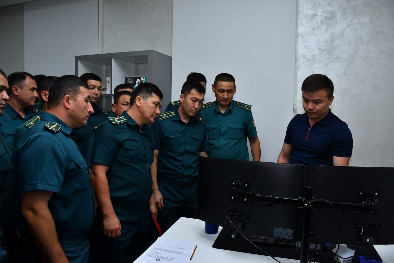 Ichki ishlar organlarining rahbar xodimlari Toshkent shahar IIBB Yagona tezkor boshqaruv markazi faoliyati bilan tanishdi