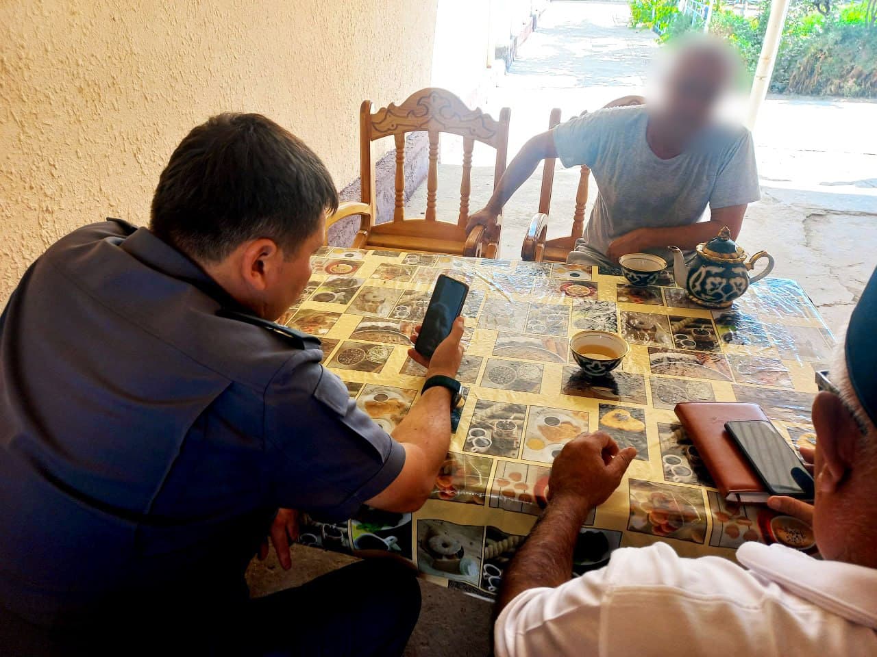 Sirdaryo viloyati Xovos tumanida jinoyatchilikning oldini olish va profilaktika ishlari oʻrganildi