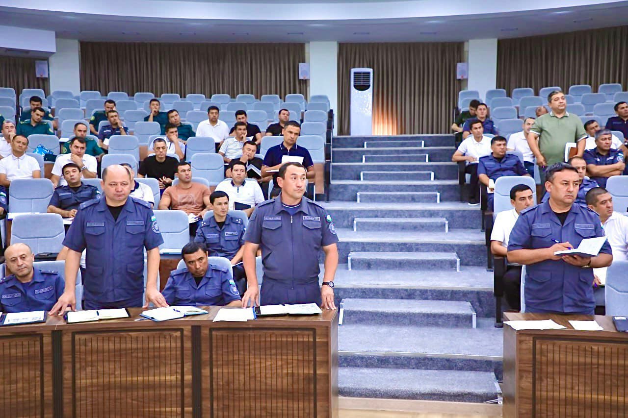 Andijon viloyatida kriminogen vaziyati ogʻir mahallalarda amalga oshirilayotgan ishlar boʻyicha tanqidiy muhokama yigʻilishi oʻtkazildi