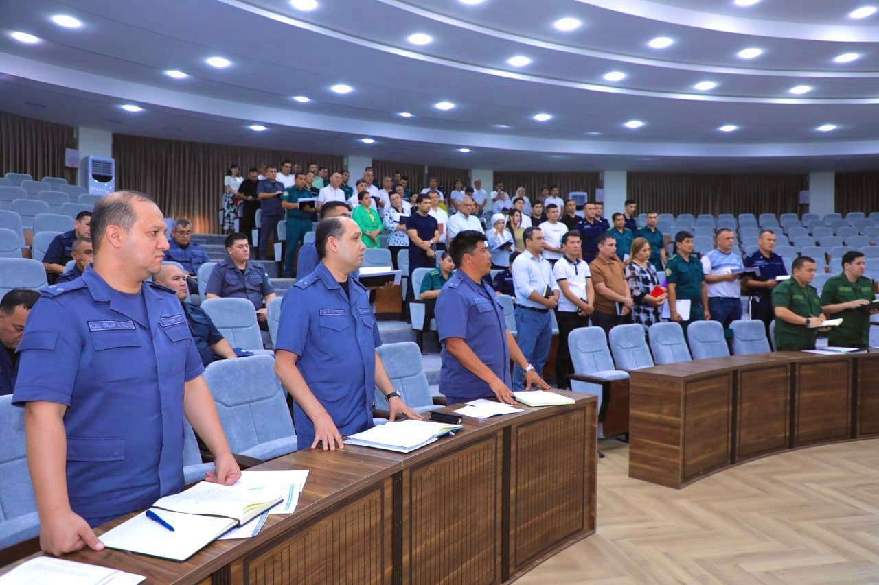 Andijon viloyatida kriminogen vaziyati ogʻir mahallalarda amalga oshirilayotgan ishlar boʻyicha tanqidiy muhokama yigʻilishi oʻtkazildi