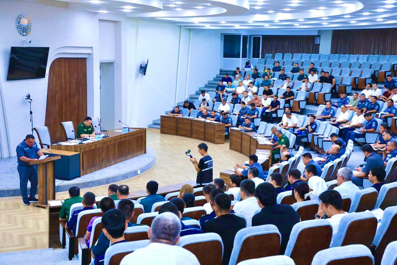 Andijon viloyatida kriminogen vaziyati ogʻir mahallalarda amalga oshirilayotgan ishlar boʻyicha tanqidiy muhokama yigʻilishi oʻtkazildi