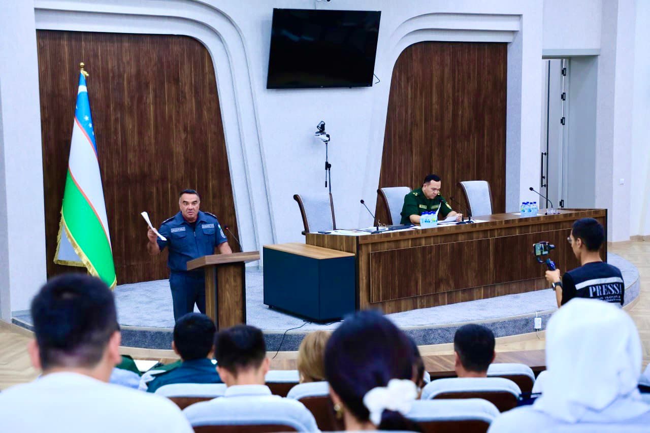 Andijon viloyatida kriminogen vaziyati ogʻir mahallalarda amalga oshirilayotgan ishlar boʻyicha tanqidiy muhokama yigʻilishi oʻtkazildi