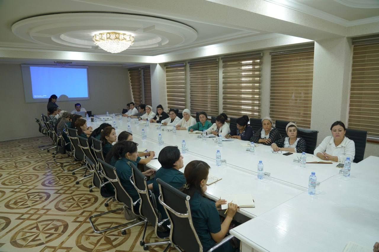 В рамках "Месячника социальной защиты" организованы круглый стол и семинар по предотвращению случаев насилия в отношении женщин