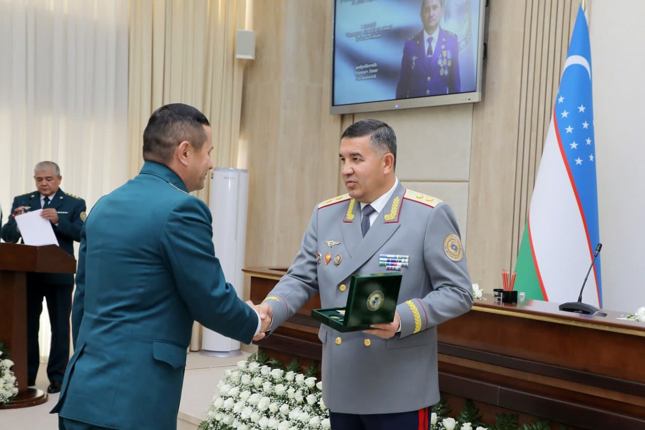 Накануне празднования 34-летия независимости нашей Родины, широко отмечаемого по всей стране под девизом "За Родину, За Нацию, За Народ", в Министерстве внутренних дел также состоялось торжественное мероприятие