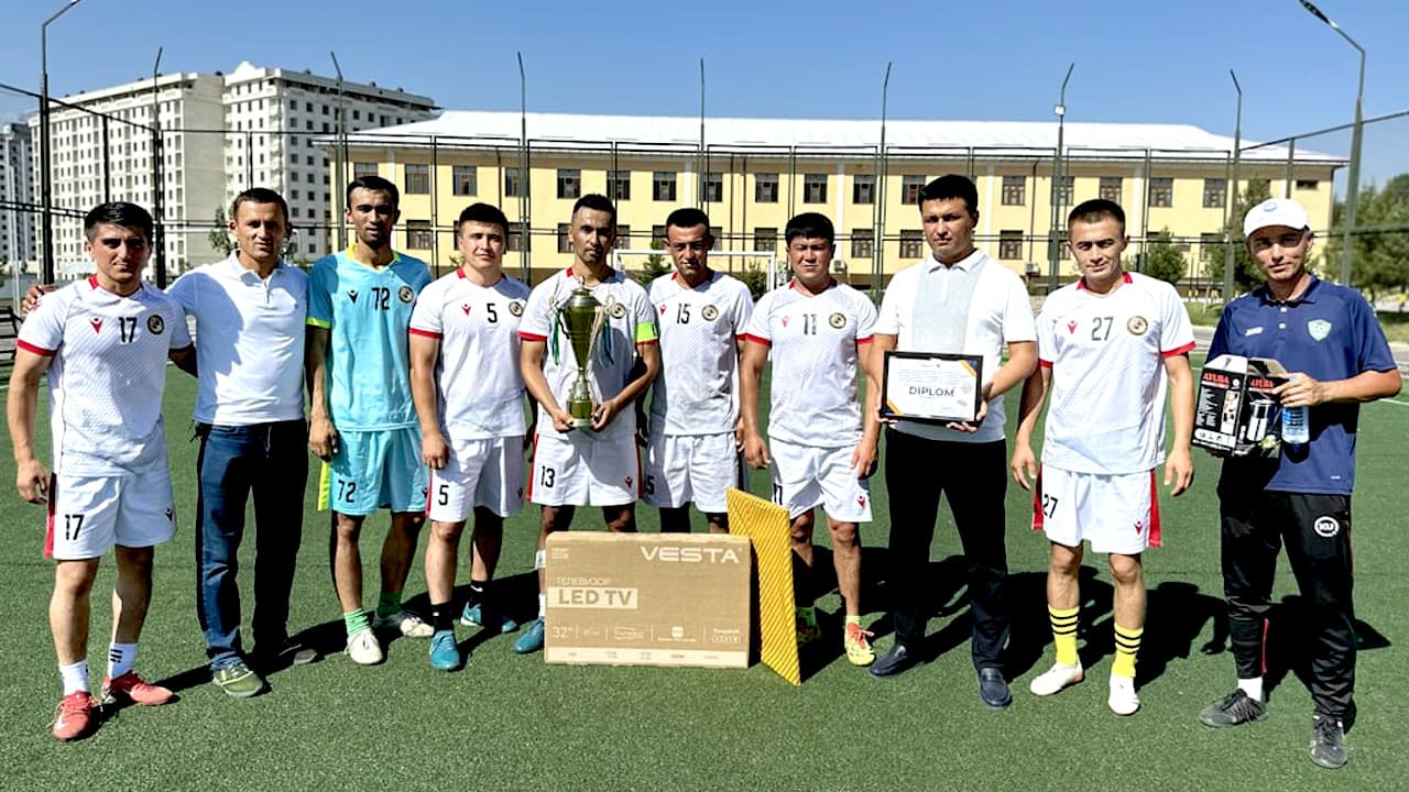 Andijon viloyati IIBning yosh xodimlar jamoasi mini futbol musobaqasida gʻoliblikni qoʻlga kiritdi