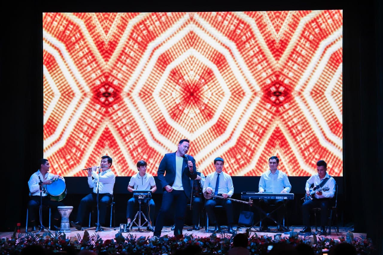 “Ijtimoiy himoya oyligi” doirasida Vazirlik Madaniyat saroyida Ichki ishlar organlari xodimlari va ularning oila aʼzolari uchun konsert dasturi tashkil etildi