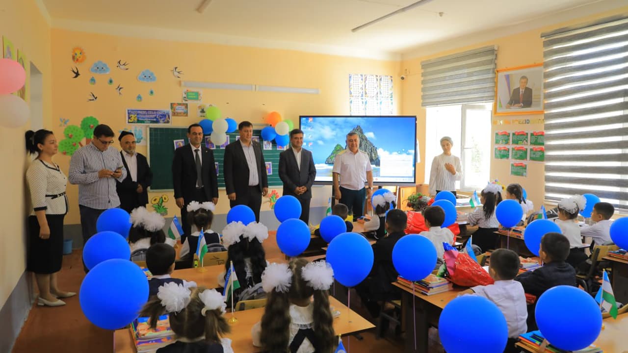 Buxoro viloyati IIB rahbariyati “Vatan uchun, millat uchun, xalq uchun!” shiori ostida Shofirkon tumanining 13-sonli umumtaʼlim maktabida oʻtkazilgan “Bilimlar kuni” tadbirida ishtirok etdi