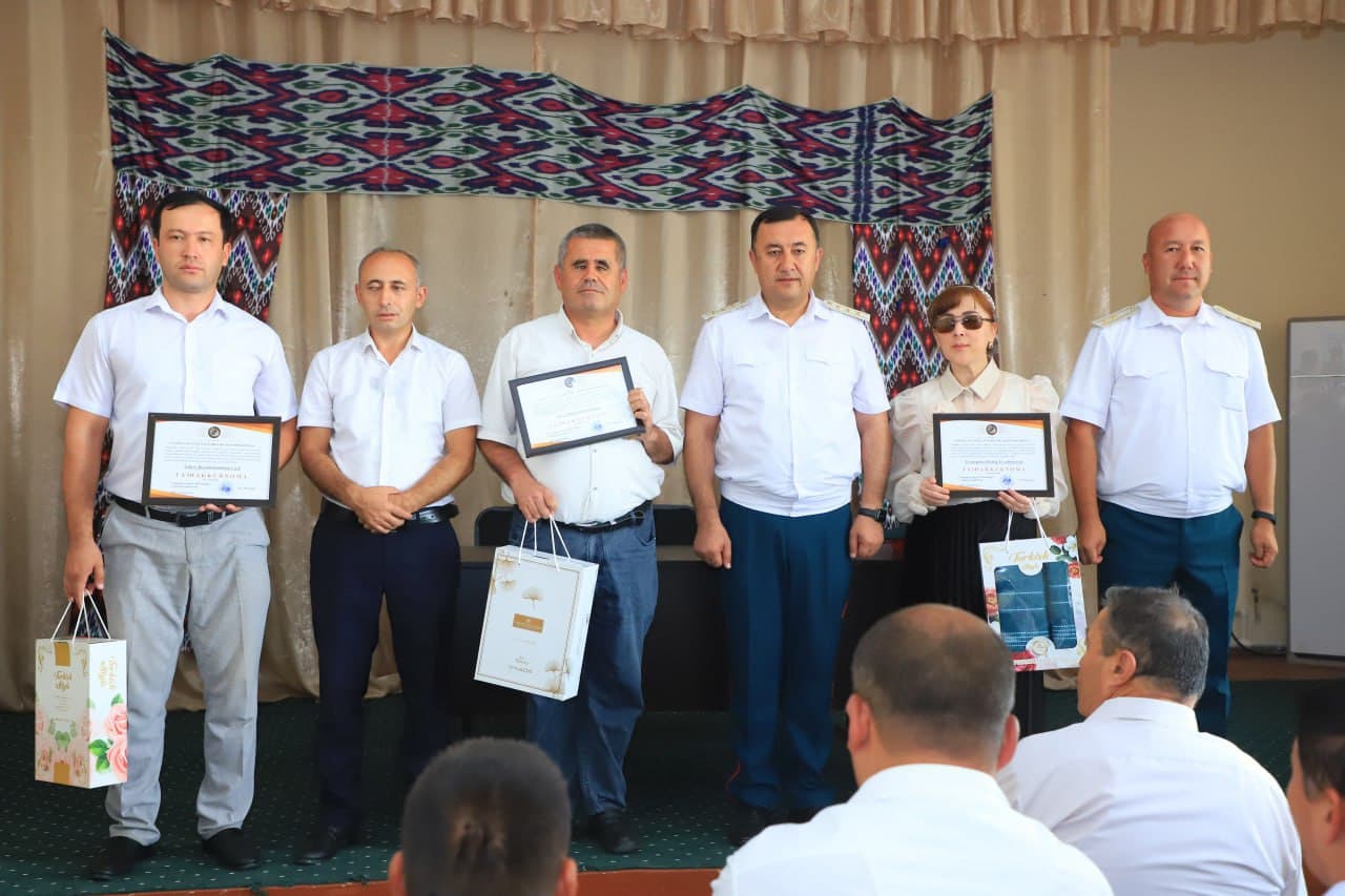 Namangan viloyati IIB rahbariyati tomonidan “Nurli maskan” oʻqituvchi va oʻquvchilariga bayram sovgʻalari ulashildi