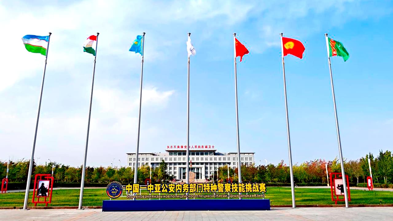 The First International Competitions of Central Asian and Chinese Special Units began in Urumqi, the People's Republic of China