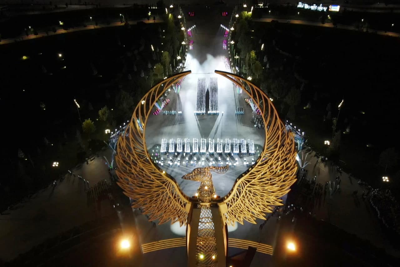 Mustaqillik timsoli ostida Vatanga sadoqat qasamyodi — Yangi Oʻzbekiston yoshlarining maʼnaviy kamolot va vatanparvarlikka sadoqat baxshida qilingan kun