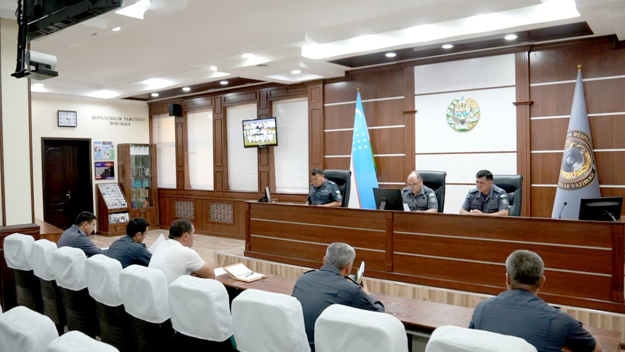 ИИВ Академиясининг профессор-ўқитувчилари ва Навоий вилояти ИИБнинг соҳавий хизматлари раҳбарлари томонидан вилоятдаги барча шаҳар-туман ИИБ бошлиқлари учун қисқа муддатли сайёр ўқув машғулотлари ўтказилди