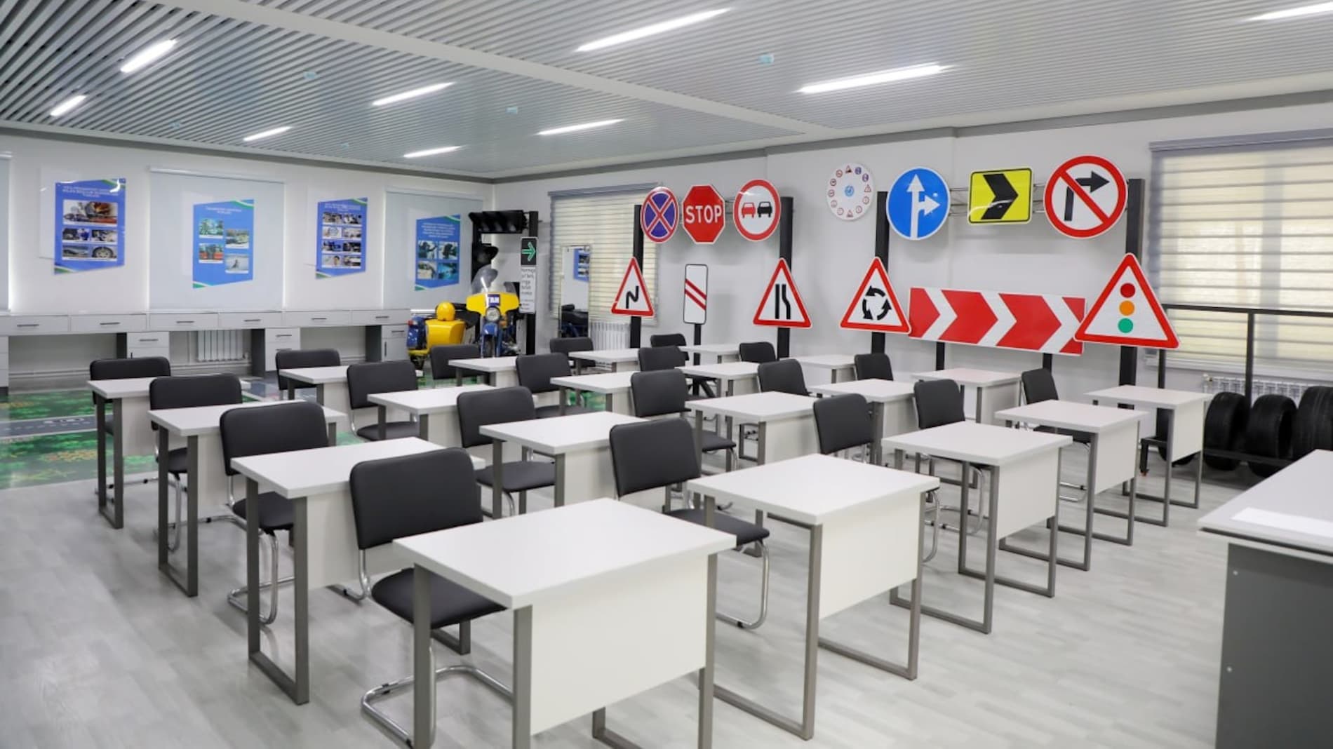 Ўқитувчи ва мураббийлар байрами арафасида ички ишлар тизими ходимларига муносиб туҳфа — Наманганда ички ишлар органларига замонавий маъмурий ва ўқув биноси ҳамда хизмат машиналари топширилди