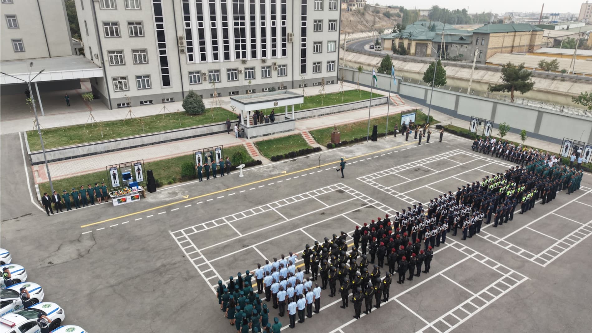 Ўқитувчи ва мураббийлар байрами арафасида ички ишлар тизими ходимларига муносиб туҳфа — Наманганда ички ишлар органларига замонавий маъмурий ва ўқув биноси ҳамда хизмат машиналари топширилди